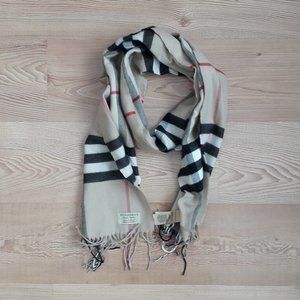 Authentic Burberry 100% cashmere scarf EUC